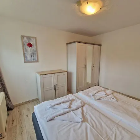 Monika Steuerbord 5 *