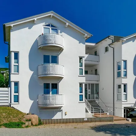 Monika Steuerbord 5 *